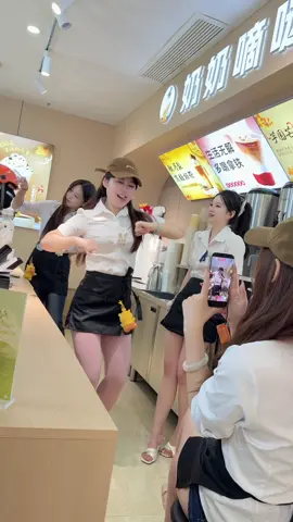#奶茶妹妹 #浅跳一下 #卡点舞 