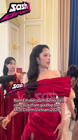 Nam Em diện đầm đỏ nổi bật, khí chất sáng bừng tại Họp báo Miss Charm Vietnam 2026 #sashdrama #misscharm #namem #xuhuong #beatyqueen 