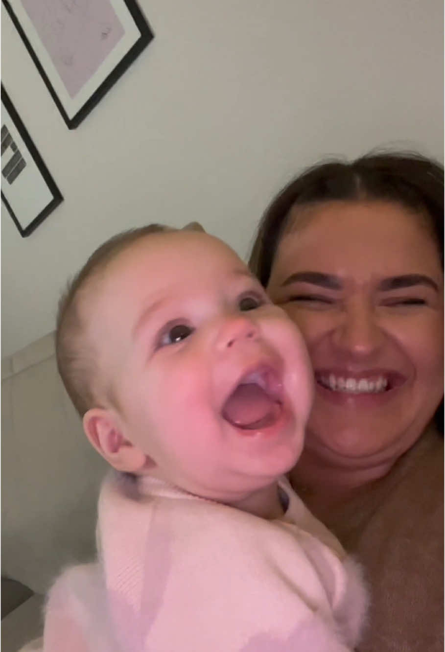 Funny baby reaction #baby #funny #kids #cute #funnybaby #reaction #babiesoftiktok #funnymoments #funnyvideos #funnytiktok #tiktok #kidsoftiktok #Foryou #tiktokviral #viral #child #family #Love 