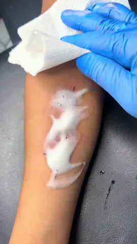 Tatuaje de cardio y corazon#tattoo #tattooart #tattoolife #tatuaje #viral 
