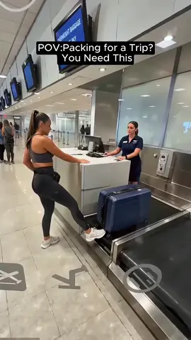 ✨I fit 2 weeks’ worth of clothes in my carry-on 😳🧳 #TravelHacks #PackingTips #LuggageHack #sohochic#TikTokshopbacktoschool