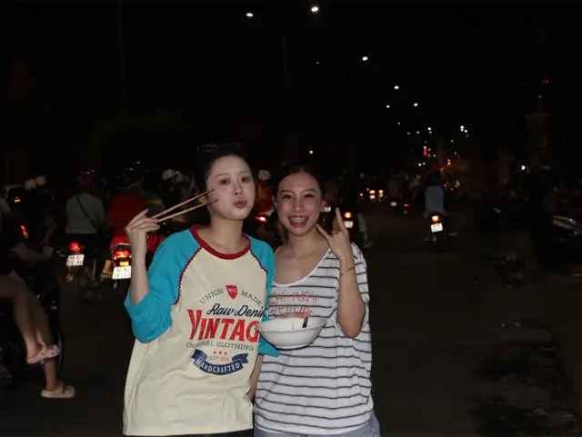 Phần 3 - #BãoCM69  Không có flash chuyên nghiệp mong các bạn thông cảm Mỗi bạn vào xem mình gửi lời cảm ơn ❤️