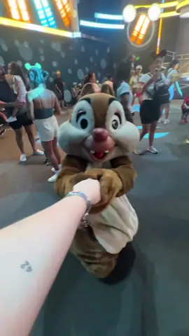 congrats to the happy couple 💍 #disneyland #chipanddale #disneycharacters #dca #disneyparks @Disney Parks 