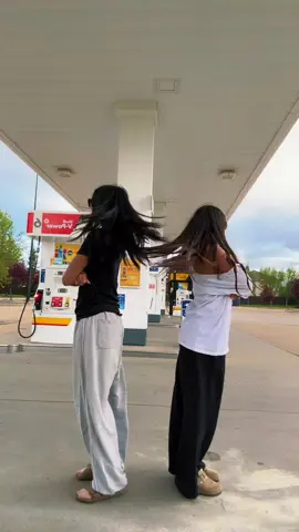 we not dangerous😜 @lana @love.rylan7 #fyppppppppppppppppppppppp #viral #gasstation #dance #bsf 