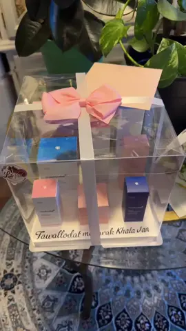 Custom gift packaging & a flower bouquet, all made to make their special day extra special✨🤍 #fyp #Love #viral #foryoupage #birthday 