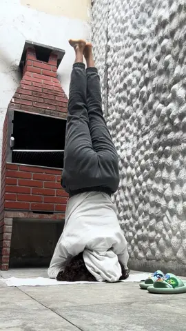 Que Deus permita muitos momentos sozinha praticando minha yoga para me manter regulada sensorialmente ❤️