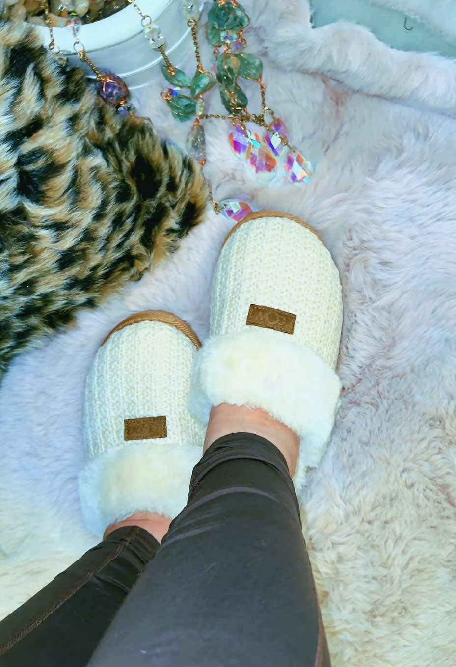 Women's Cozy Slippers Memory Foam Soft Warm Fuzzy Slippers. #memoryfoam #autumnslippers #cozyslippers #fallslippers #TikTokshopbacktoschool 