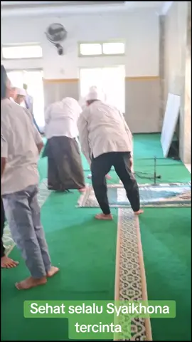 Guru Teladan  Sehat selalu Syaikhona tercinta dalam limpahan rahmat Allah SWT.  #Guruteladan #cintaihormatigurudanorangtua #Adabilmuimanamal #shalatlimawaktu #Shalattiangagama 