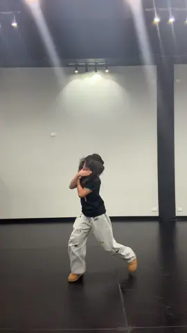 #dance #viral #fyp #blowthisup (dc: @1MILLION)