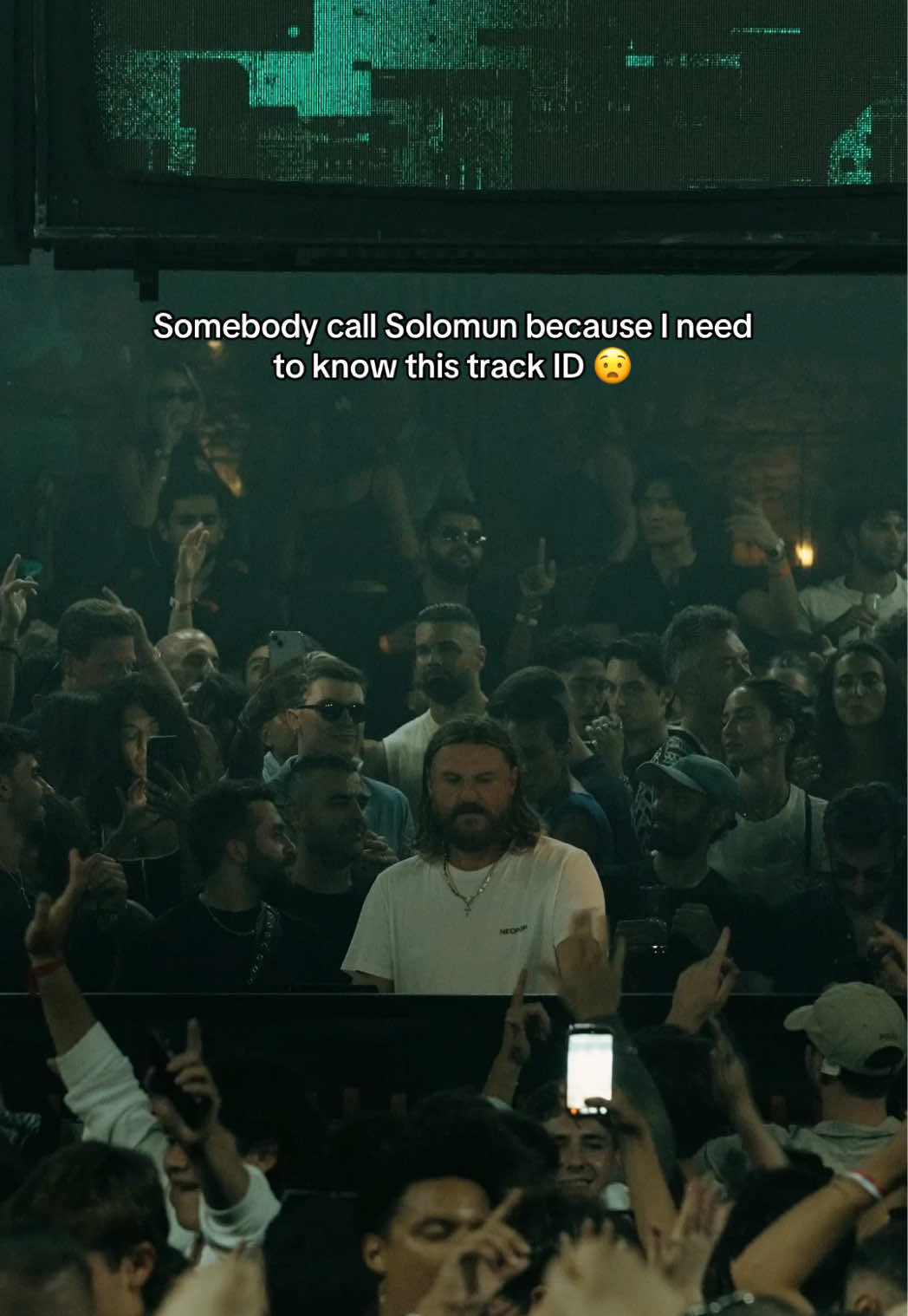 ID anyone?  Summer isn’t over yet, as @solomun_official turns up the heat at @Pacha Ibiza 🍒🔥 #solumun #pacha #ibiza #housemusic #dancemusic 