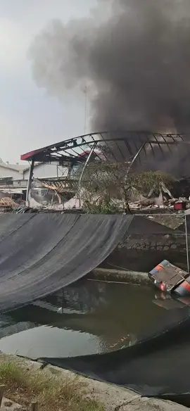 27-agustus-2026 sekitar jam  12:30 waktu istirahat kariawan