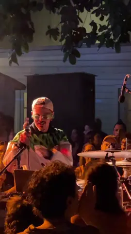 Tocando “ella” en Miami 