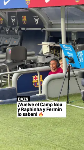 📸💥 ¡FOTITO ANTES DE PISAR EL CÉSPED!  🏟️ El Barça debuta en casa esta temporada y Fermín y Raphinha lo saben  #LALIGAenDAZN⚽️ 