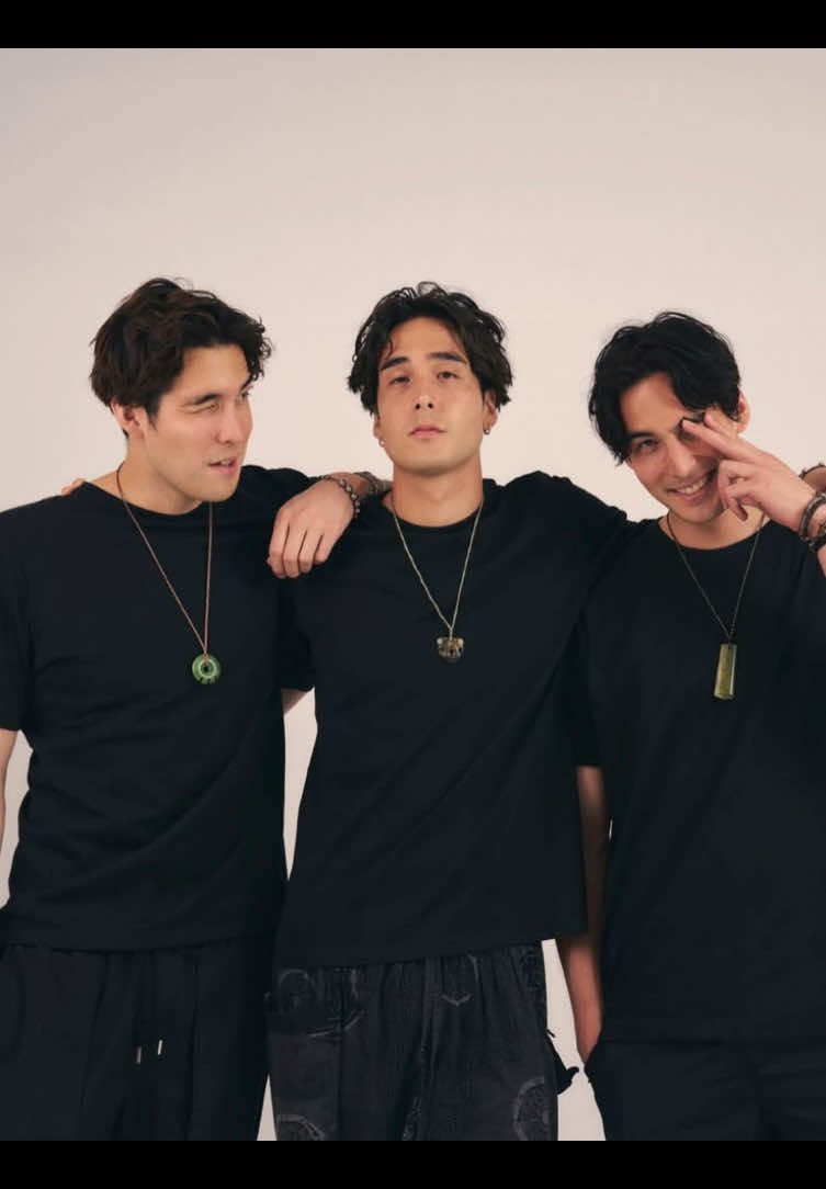 Back in Black 🖤✨ #triiipss #triplets #tripletsoftiktok #backinblack #fypシ゚viral @TRiiiPSS @miikhuuu @JAYYY 