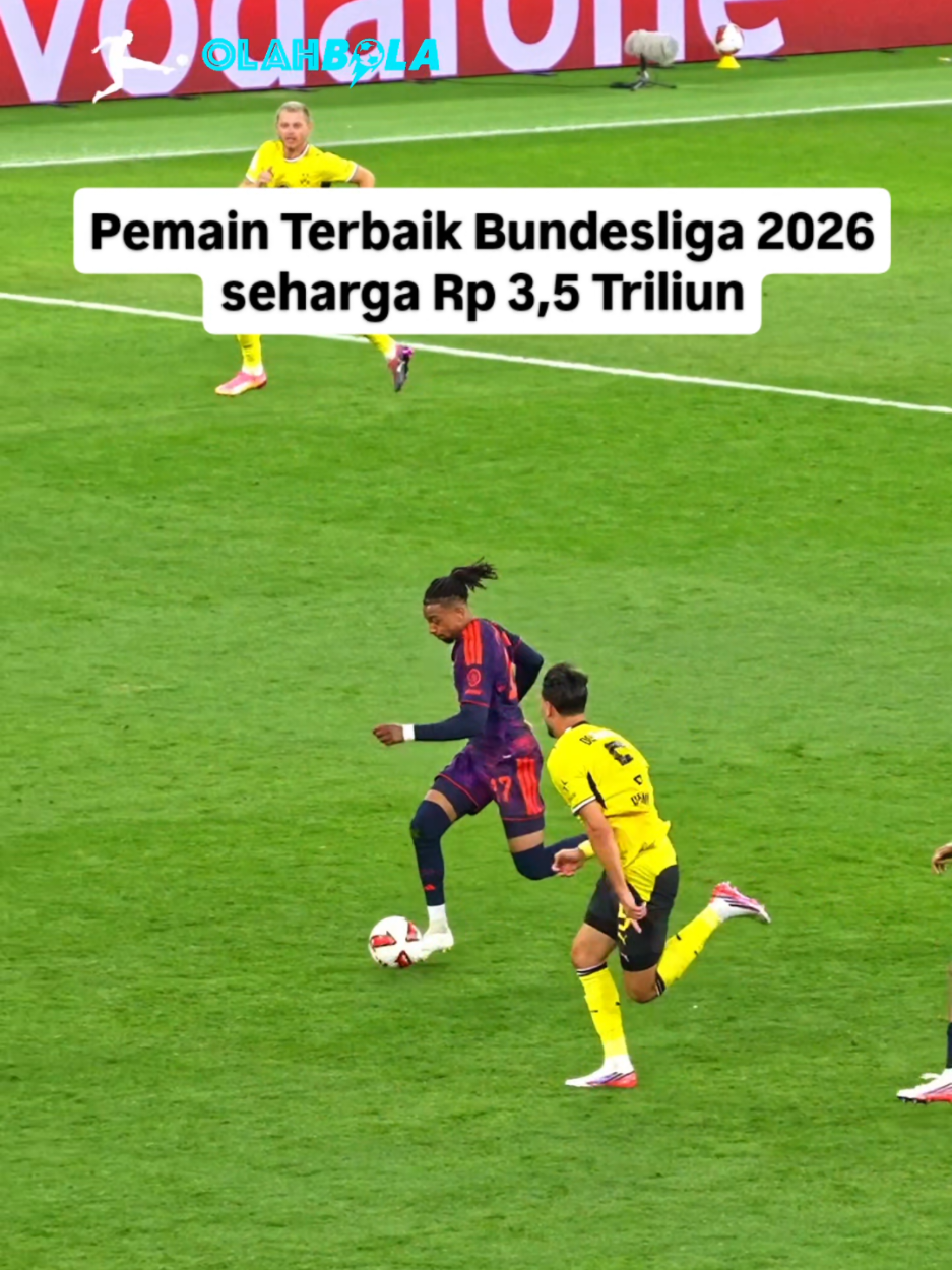 Michael Olise kembali menunjukkan kelasnya saat Bayern Munchen menang 2-1 atas Borussia Dortmund di Franz Beckenbauer Supercup 2026 di Signal Iduna Park 🥶 Musim lalu juga bukan kaleng-kaleng. Olise mencatat 15 gol + 19 assist di Bundesliga 🔥 Catatan itu membuatnya jadi pemain Bundesliga pertama sejak 2019/20 yang mampu mencetak 15+ gol dan 15+ assist dalam satu musim. Kalau musim ini G/A-nya makin bertambah… Olise bisa masuk Top 10 Ballon d’Or 2026 sob? 🏆 #TikTokSportsCommentary #olahragatiktok #bundesliga #bayern #olise 