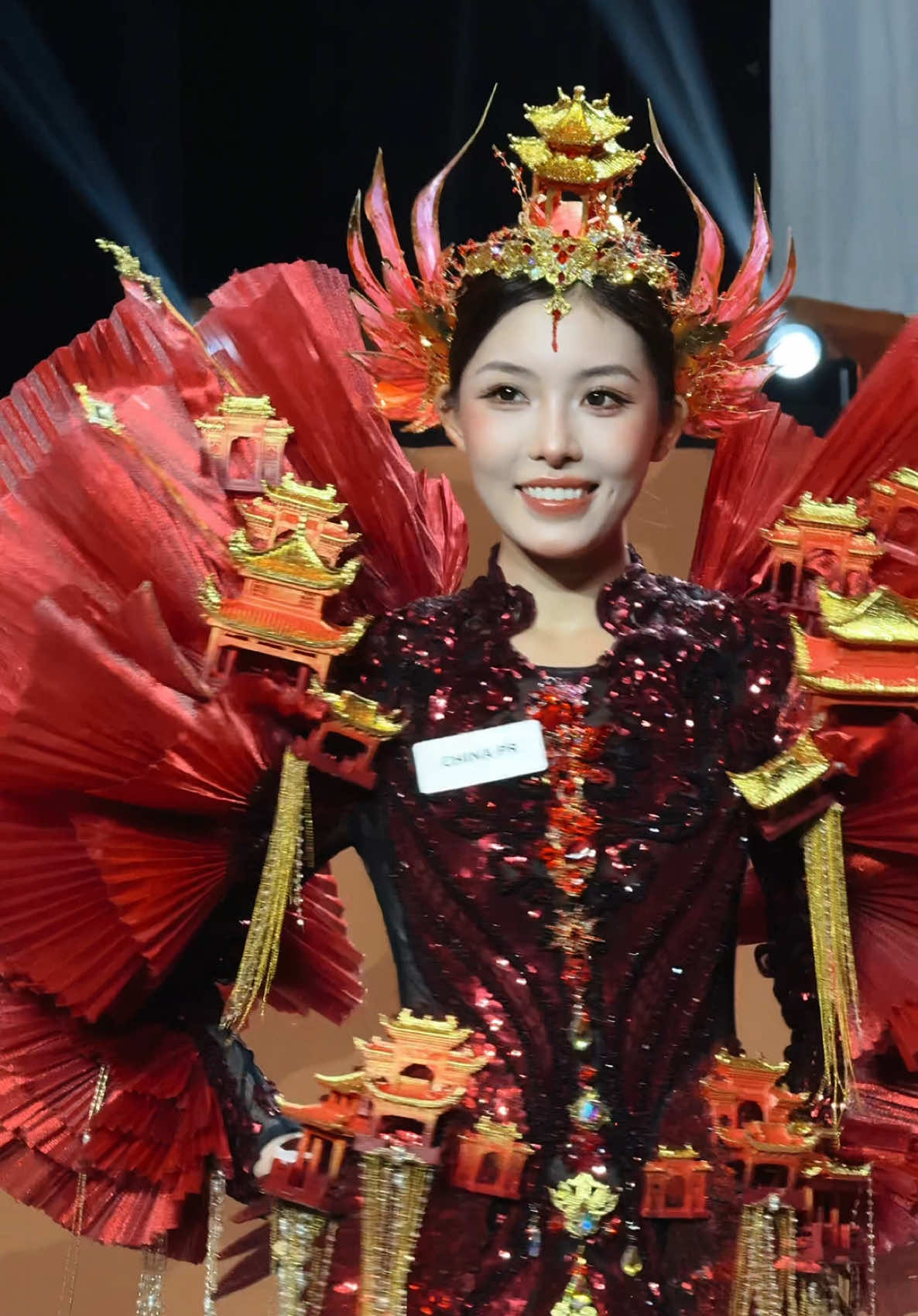 Congratulations to Miss World China, @stellafeifei_, the World Designer Award winner for Asia & Oceania! 🇨🇳 Showcasing a creation that celebrated the creativity, culture and heritage of her home country, China stood out among the national ambassadors from Asia & Oceania during the “Soul of Heritage” fashion show at Vietnam Beauty Fashion Fest XVII. 🎥 MWO / @isntluiz 