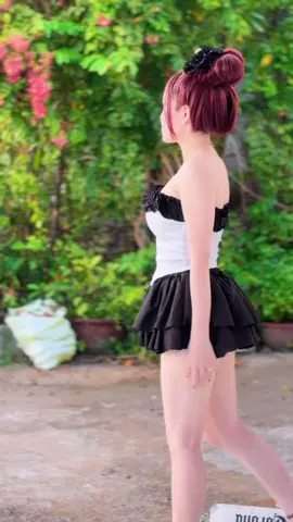 Áo xinh phối chân vấy quá đỉnh luôn🥰#tiktokshop #quầnáo #tiktok #xuhuongtiktok 
