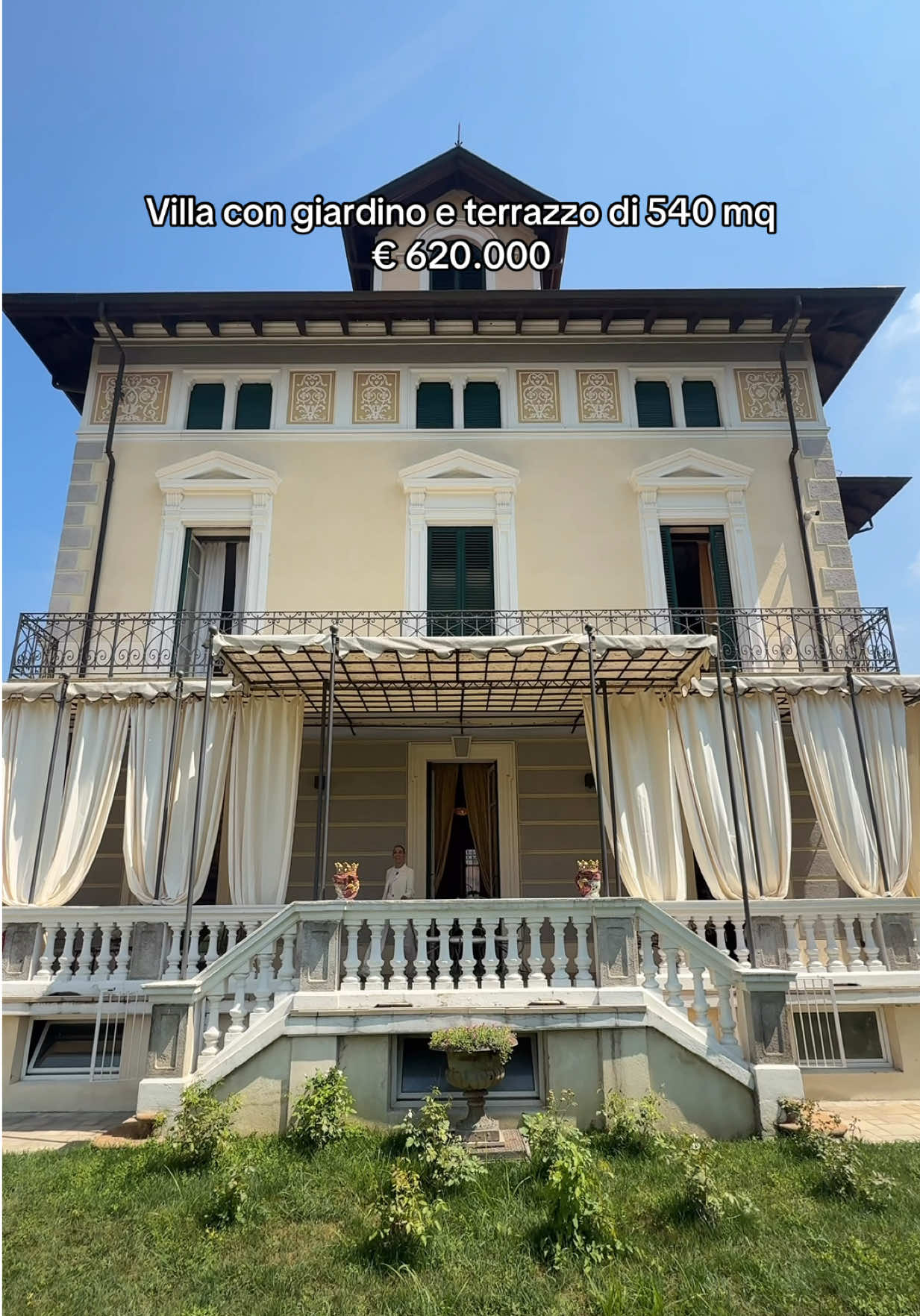 Villa storica di 540 mq nel comune di Lauriano immersa in un parco di 2000 mq con piscina privata 🏡  Richiesta: 620.000 € Codice: 13743 #immobiliare #casa #hometour #appartamento #housetour 