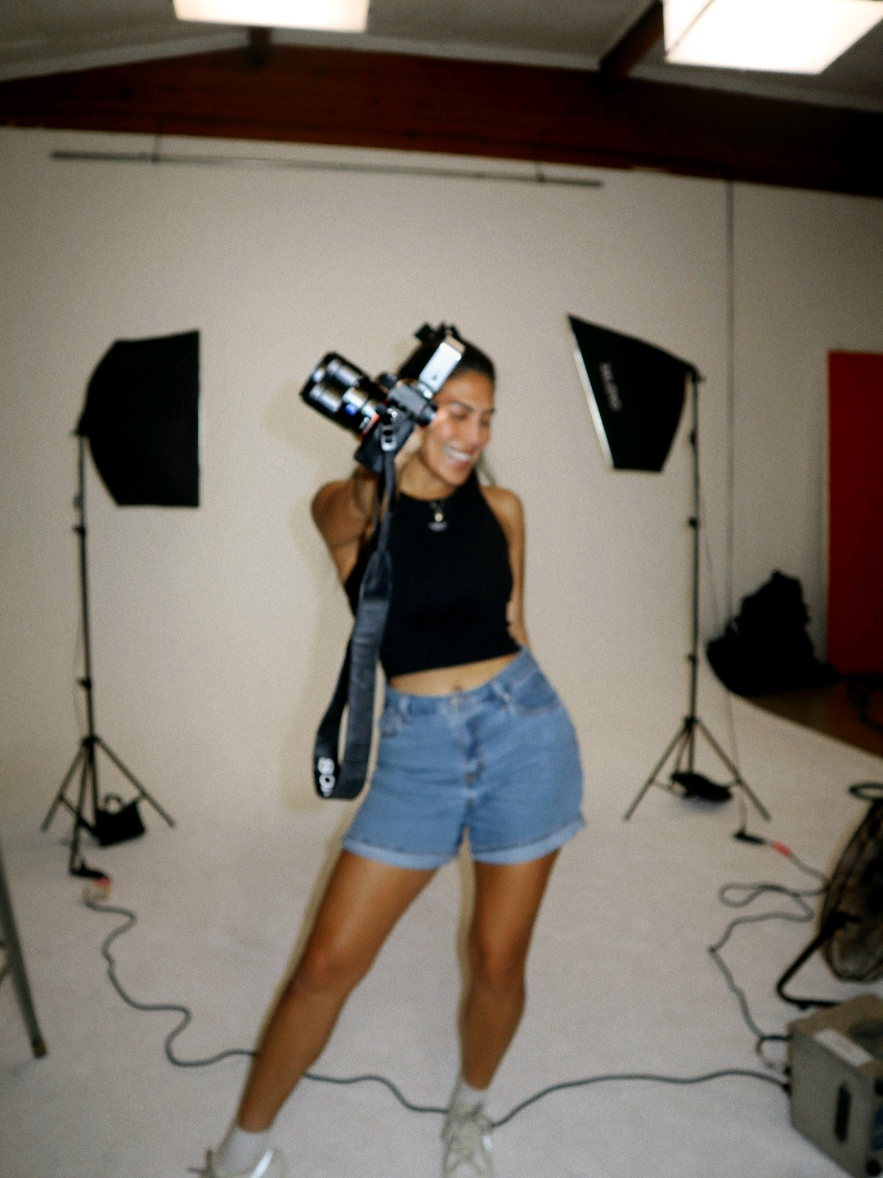 Just a small photographer loving every opportunity ✨️  shots for: @WEAR by Erin Andrews @Erin Andrews ✨️ #femalephotographer #latinaphotographer #losangelesphotographer #photography   🧿 #creatorsearchinsights 