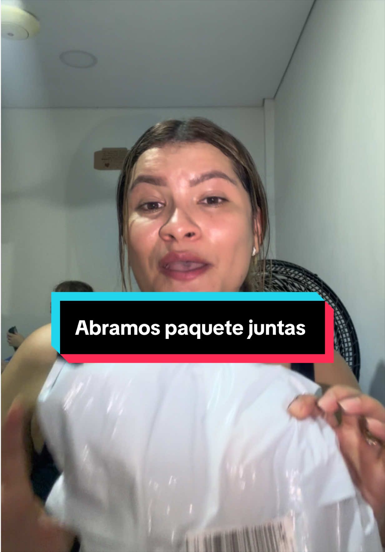 Compañame abrir paquetico #viral #amor 