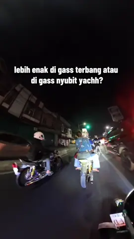 lebih baik kejar-kejaran di pantura,dari pada ngejar si dia yg ga jelas😂 #teamgasskeun135cc #rkkingnusantara #rkking135cc #rkkingindonesia135cc #rkkingkarawang 