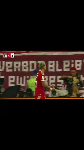 Luis Díaz cruzó la pelota, le ganó el mano a mano a Bredlow y marcó el 5-1 del Bayern Munich sobre el final del partido vs. Stuttgar #viraltiktok #baranquilla #españa #viral_video #viraltiktok 