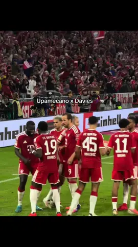Upamecano x Davies 🕺 #upamecano #davies #fcbayern #miasanmia❤ #auracelebraiton 