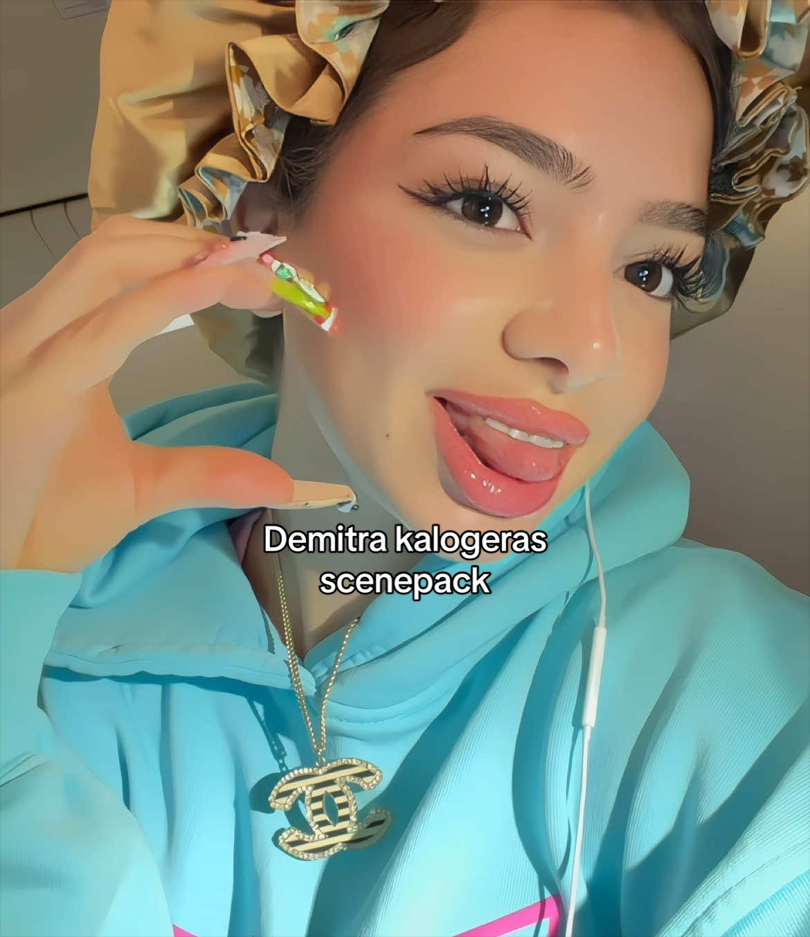 Demitra kalogeras most recent video scenepack with good quality // give creds please !! (save with snaptik) video : Kalogeras Sisters Do Their MAKEUP On a FIRST CLASS Plane ! @demitrakalogeras @sundaykalogeras @Eliana Kalogeras @Noah Risling  #demitrakalogeras #kalogerassisters #scenepack #goodquality #fyp 