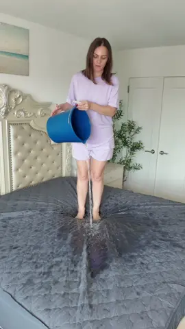 Mellow Sleep CloudShield Waterproof Mattress Protector 💦☁️ Okay, this waterproof test seriously impressed me. 😳 @Mellow Sleep  #MellowSleep #CloudShield #MattressProtector #WaterproofMattressProtector #HomeFinds