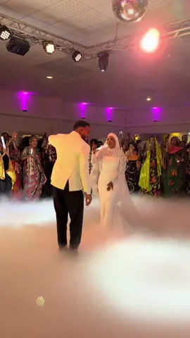 Hambalyo Farhaan & Farhiyo! 💍❤️ Farhaan oo kamid ah ciyaartoyda kooxda Bonn ayaa caawa aqal galay. Hambalyo ayaan idiin leenahay, Ilaahayna ha idinka dhigo reer barwaaqo iyo farxad ku waara. 🤲🥰