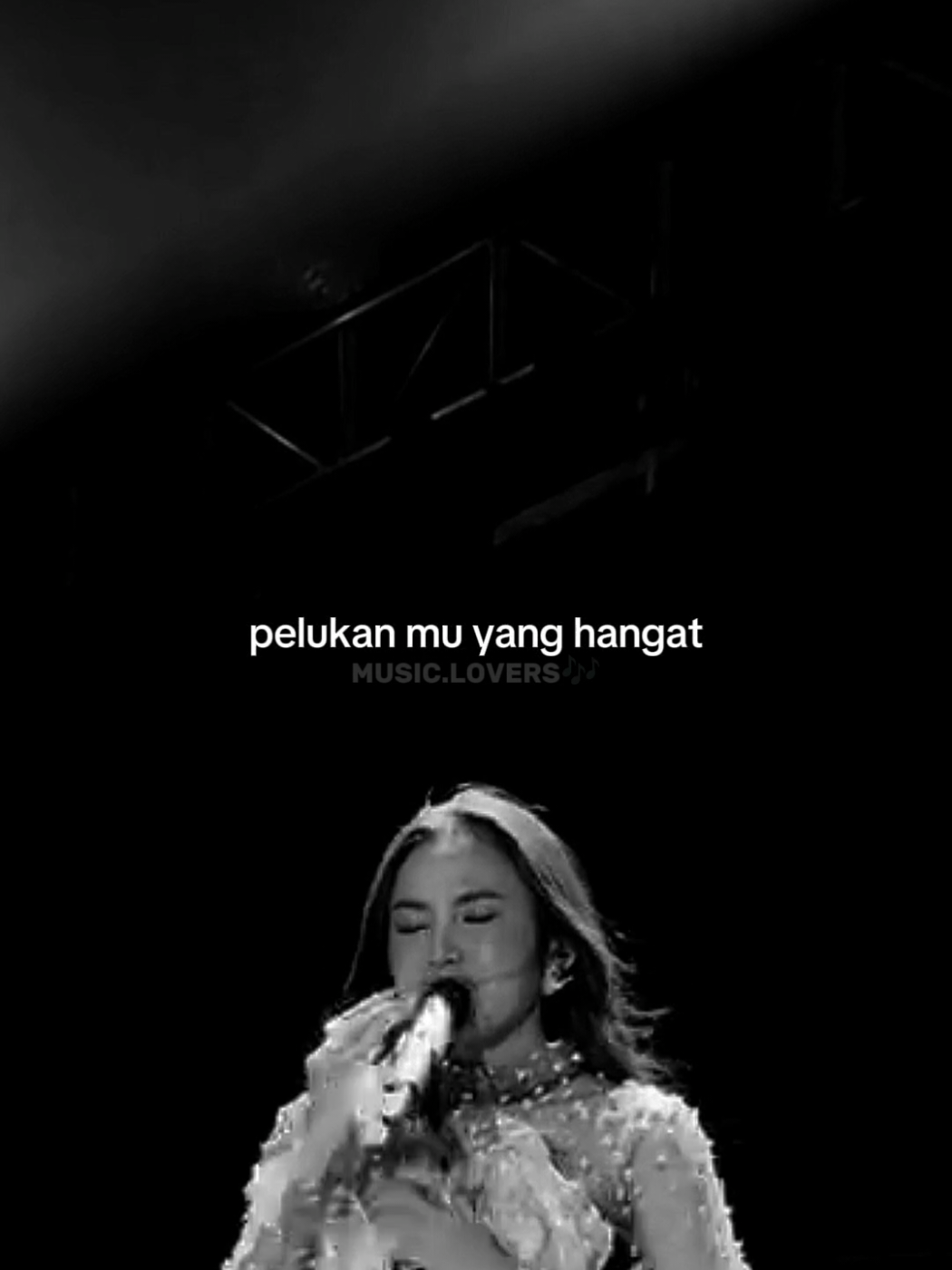 sisa rasa || mahalini. . . #mahaliniraharja  🎥 : marthaandyanii