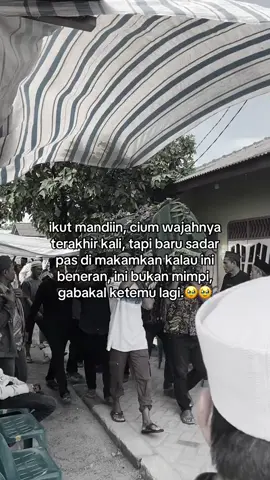 siapa nih yang udah di tinggal ibu aku sendiri yang udah di tingga tolong like dong BIAAR aku seneng#4upage #kangenibu #rinduibu #rindubanget🥺 