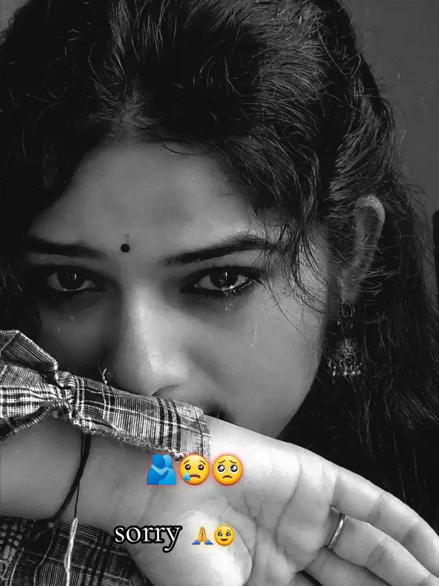 Just a little moment captured in black and white. The watch on her wrist caught my attention. Sometimes, simple images say so much. Sharing this small detail that made me pause. #MYLOVE #TikTok #video #viralvideo