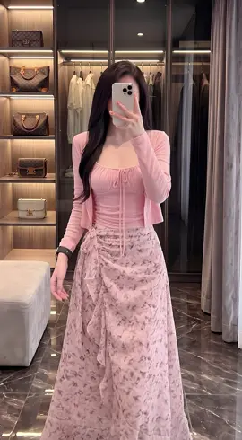 Set áo kiểu rút dây kèm áo khoác cardigan mix cváy dài tầng.#setvayxinh #thoitrangnu #xuhuong 