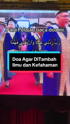 Doa Agar DiTambah Ilmu dan Kefahaman Doa yang anda maksudkan ialah doa memohon agar Allah menambahkan ilmu dan kefahaman. Bahasa Arab: رَبِّ زِدْنِي عِلْمًا وَارْزُقْنِي فَهْمًا Transliterasi: Rabbi zidnī ’ilman warzuqnī fahman. Maksud: “Ya Tuhanku, tambahkanlah kepadaku ilmu, dan kurniakanlah kepadaku kefahaman.” Nota * Bahagian “Rabbi zidni ’ilma” (رَبِّ زِدْنِي عِلْمًا) diambil daripada al-Quran, Surah Al-Quran, Surah Taha ayat 114:     وَقُلْ رَبِّ زِدْنِي عِلْمًا     “Dan katakanlah: ‘Ya Tuhanku, tambahkanlah kepadaku ilmu.’” * Manakala “warzuqni fahman” (وَارْزُقْنِي فَهْمًا) merupakan tambahan doa yang masyhur diamalkan oleh umat Islam untuk memohon kefahaman. Ia bukan lafaz yang terdapat dalam ayat tersebut, namun maknanya baik dan selari dengan ajaran Islam. Doa ini sangat sesuai dibaca: * Sebelum belajar atau menghadiri kuliah. * Sebelum membaca al-Quran atau kitab. * Sebelum bermesyuarat atau membuat keputusan penting. * Ketika memohon ilmu yang bermanfaat dan kefahaman yang mendalam. Semoga Allah SWT mengurniakan kepada kita ilmu yang bermanfaat, kefahaman yang benar, amalan yang diterima, dan hikmah dalam setiap urusan. Āmīn. #islamic_video  #DoaTambahIlmu #DoaTambahFaham #fyp  #JutawanSyukur 