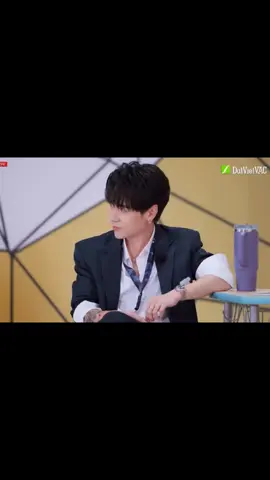 Mừng cho đội trưởng Lee Kwon Hùng quá, sau tập đầu bị từ chối, tập 2 pick team cũng hơi... thì tập này Hùng pick team phát nào phát đó được luôn 🤣🤣🤣 vẫn tiêu chí dream team là cùng chiều caooo nhoé 🤣🤣🤣 chỉ thêm tiêu chí 