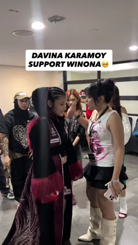 DAVINA KARAMOY SUPPORT ADIKNYA WINONA🥺 . BYON COMBAT SHOWBIZ 8 29 AGUSTUS 2026 | TENNIS INDOOR SENAYAN LIVE PAY-PER-VIEW @vidiodotcom #byoncombat #byonsports #byoncombatshowbiz