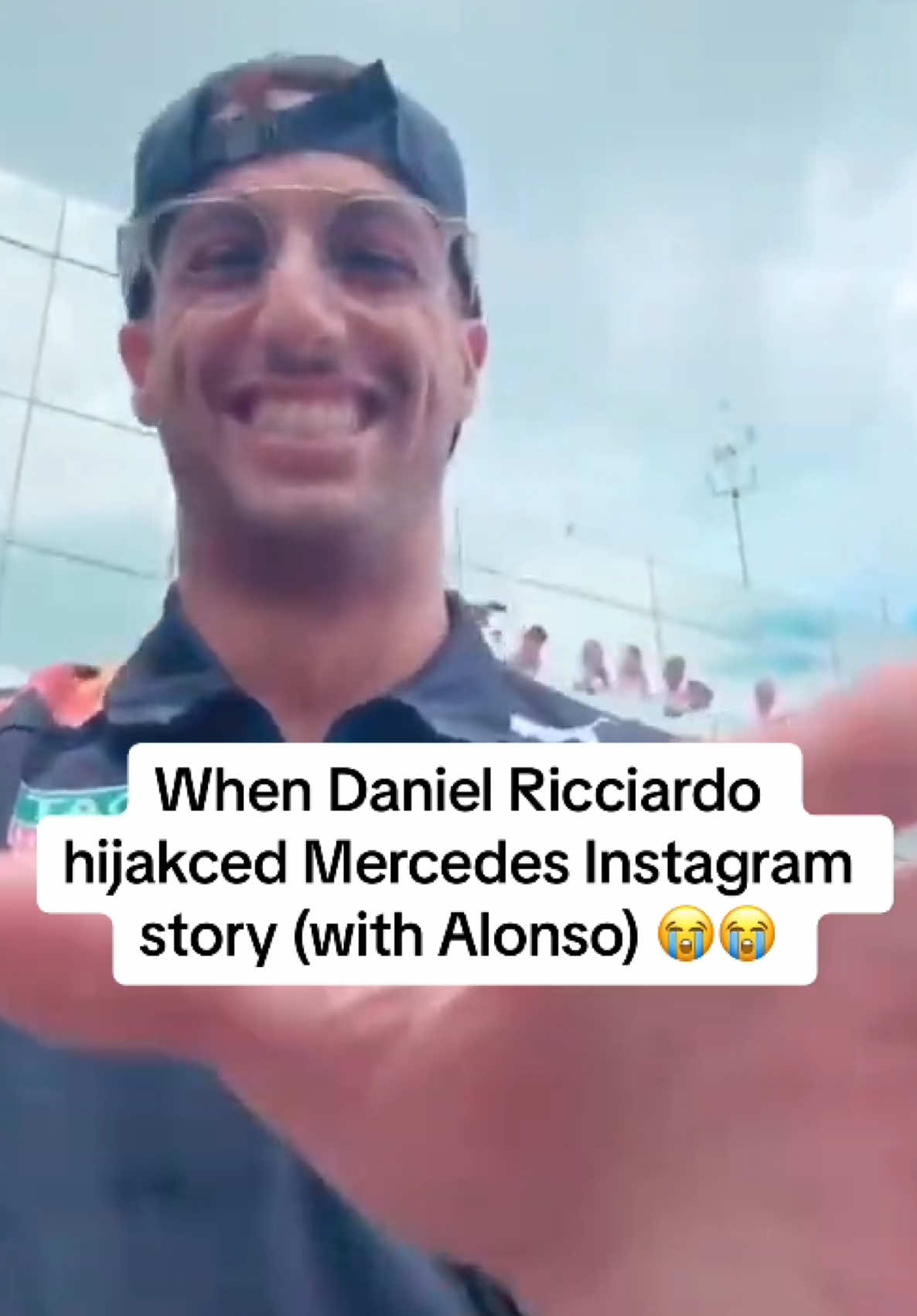 When Daniel Ricciardo hijacked the Mercedes Instagram story during the drivers parade 😂😂 - #f1 #formula1 #Ricciardo #f1funny 