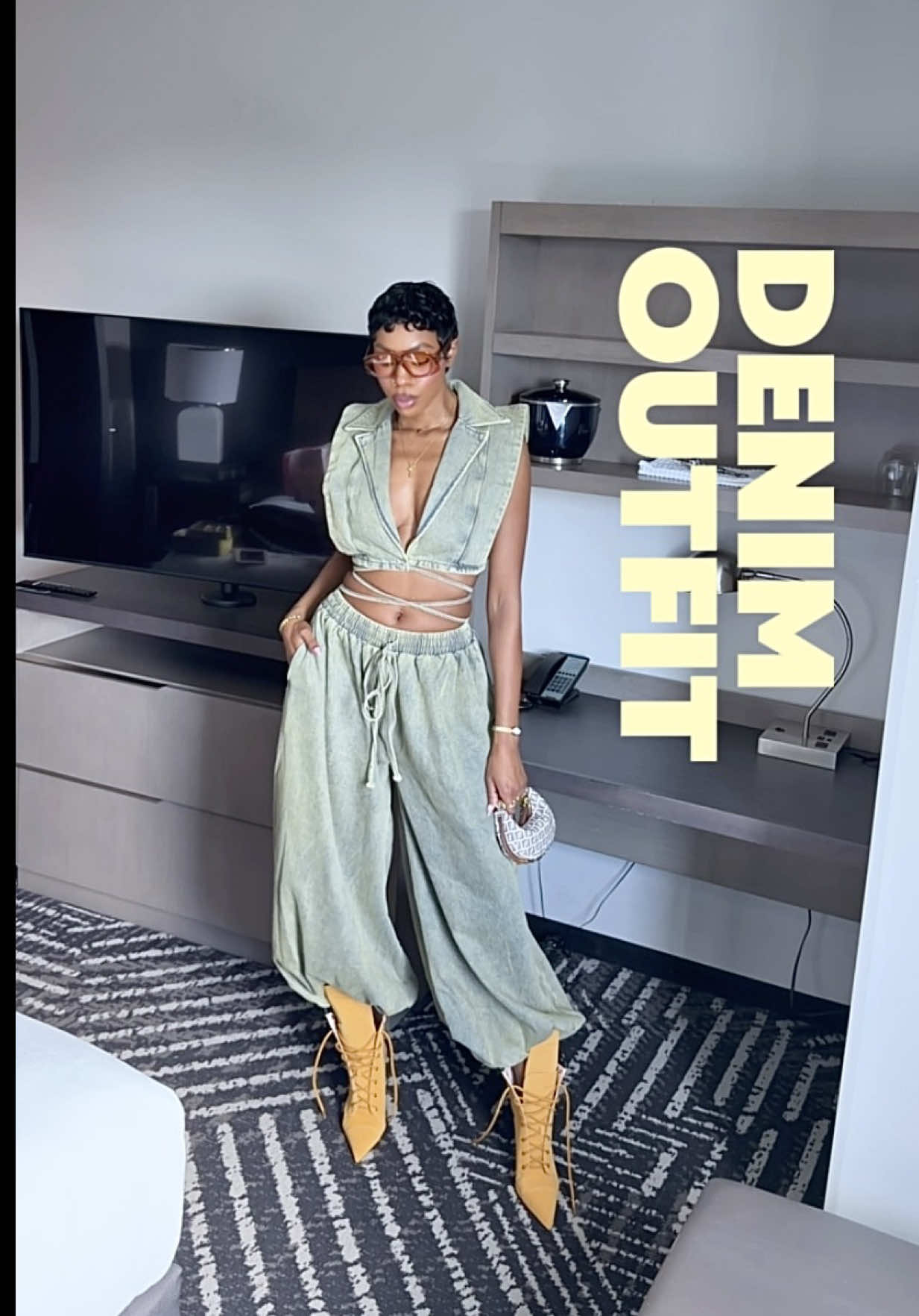 Denim on denim is always a good idea! @AKIRA #denimondenim #denimoutfit #matchingset #akira #fashiongirlies 