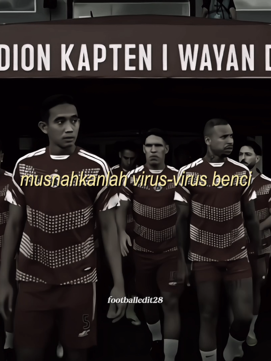 capt gue ✨ ib: @𝘿𝙚𝙣𝙣𝟳𝟳  #persija #rizkyridho #football #edit #fyp 