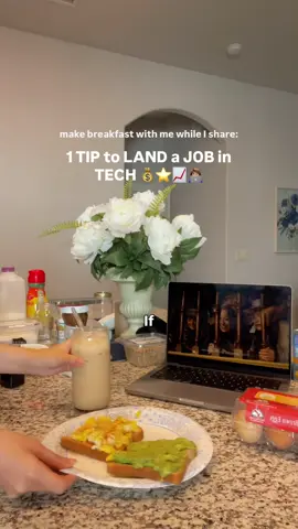 comment GLOWUP for my free linkedin playbook 💙 #getintotech #linkedintips #jobtips #jobhunt #jobtipsdaily 