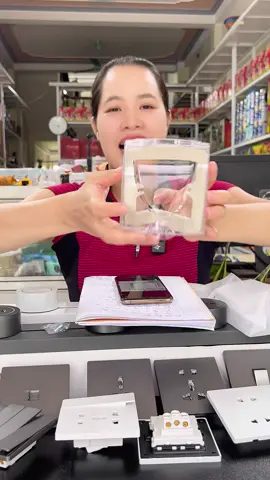 Hộp Chống nước ổ cắm