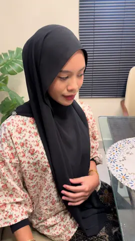 Si cantik Talita 💕 Shawl Leia Loveta #talita #shawleia #loveta #beautiful 