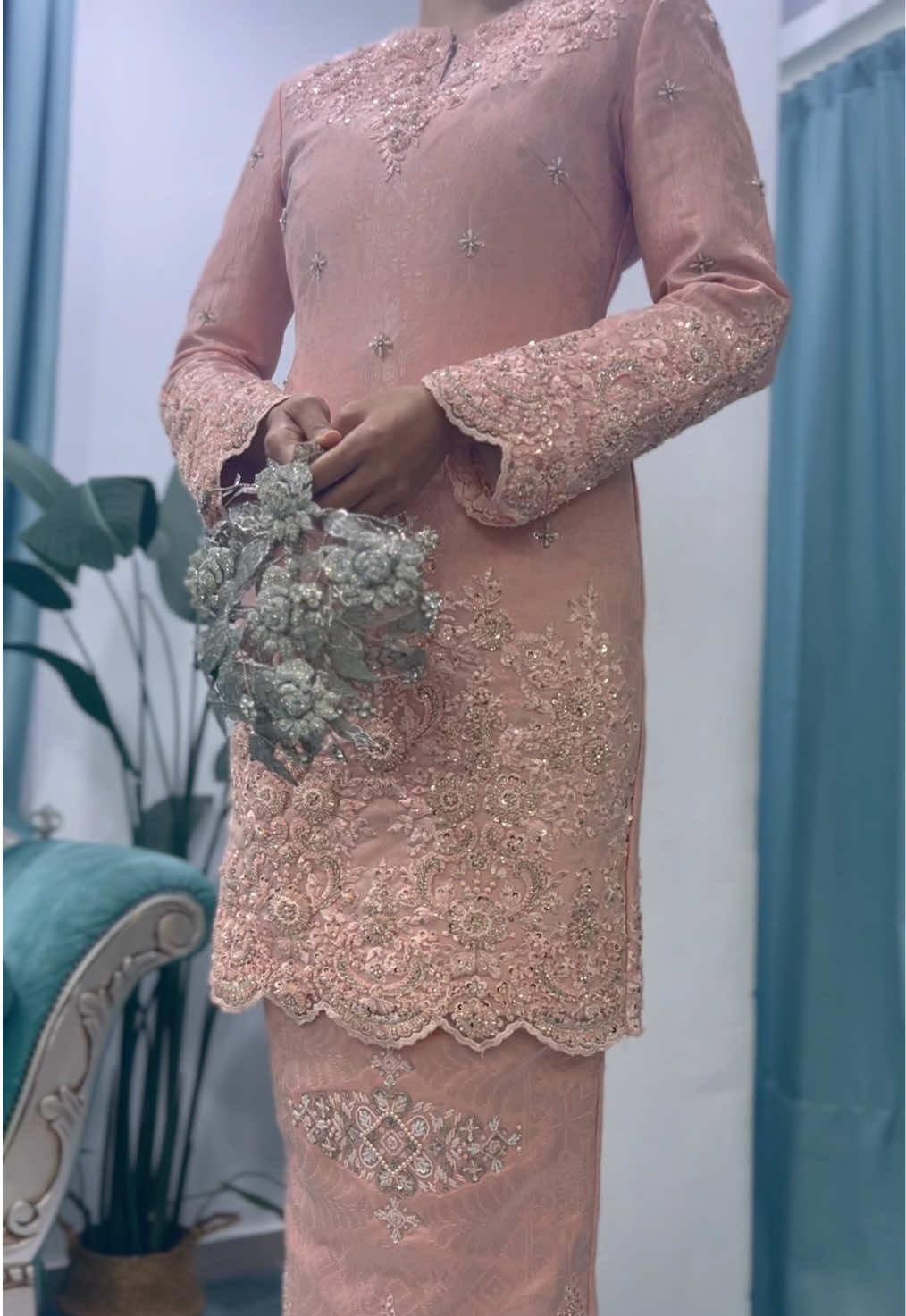 Songket kurung Promo Midyear RM 500 untuk lelaki dan perempuan termasuk aksesori🤗#fyppppppppppppppppppppppp #sewaansediada #nikah #sanding #sewaanbusanapengantin 
