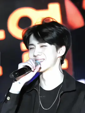 Ferrari cũ vẫn là Ferrari... #EXO #SEHUN 
