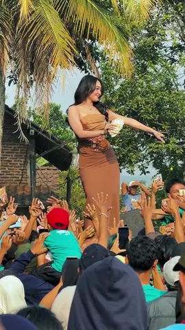 Asekkk.. 🕺💃🔥 #adella #adellamusiccommunity #difarinaindra #difarina #fyppppppppppppppppppppppp 