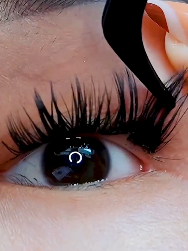 #diylashes #lashview #magneticeyelashes 