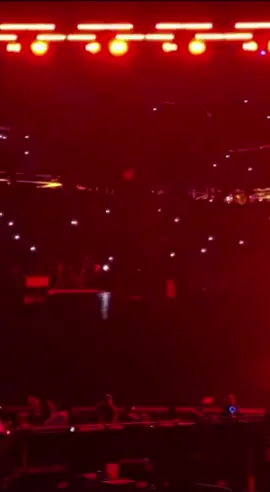 Another angle of CB performing “Runaway” 🥹🫶🏾 #fyp #chrisbrown #rnb #teambreezy #brown 