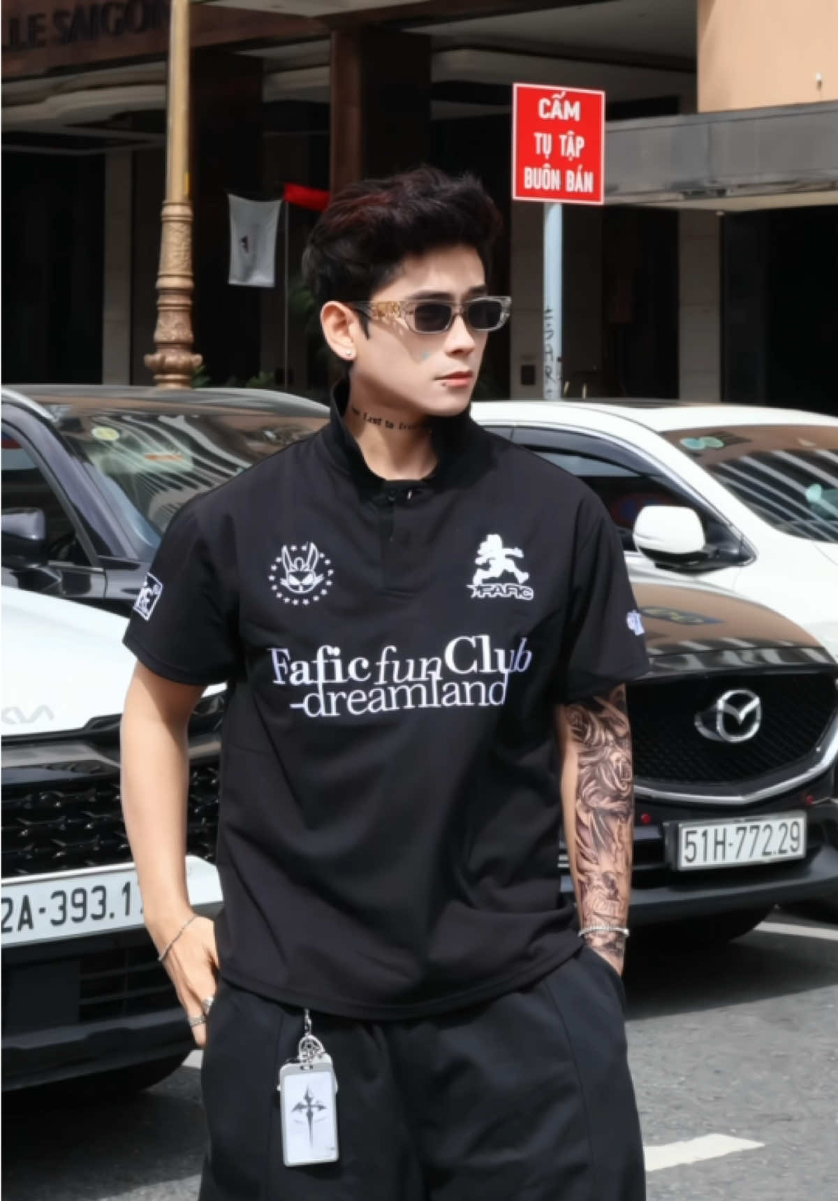 A cũng biết yêu và biết đau buồn mà 🙂 #muataitiktok #outfit #phantrongg 