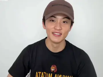 #marklee live today🥰🩵